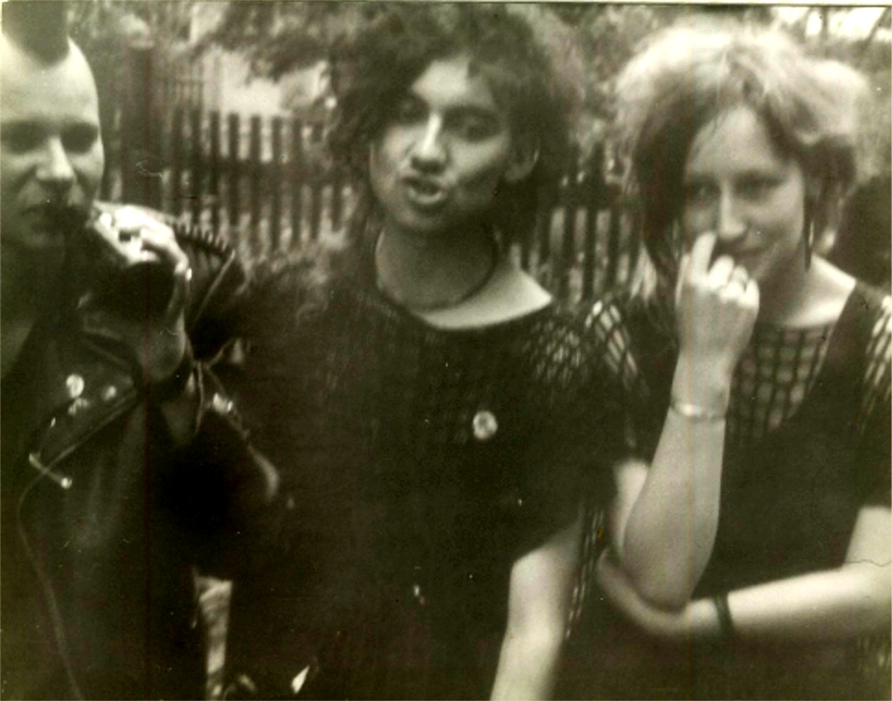 Punks in der DDR 1986 (in der Mitte: Geralf Pochop) (Bildrechte: Geralf Pochop)
